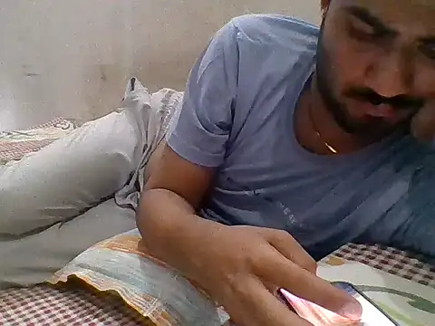 rooh_afza_22 (M young) - Wanna become a makup artist (Rs 100000)