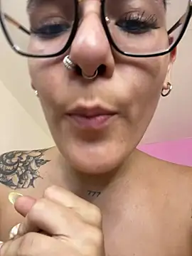 LauraRaider webcam
