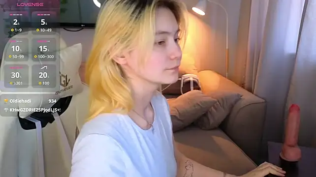 Emily_Miu webcam