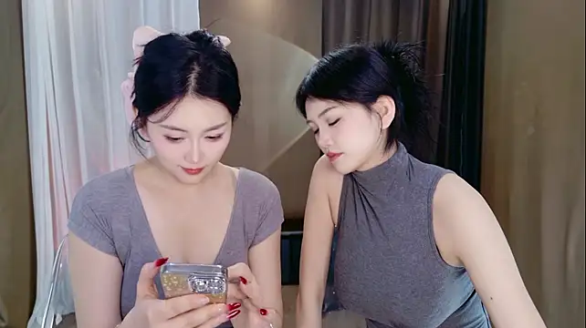 Banana-Milk69 live cam on StripChat