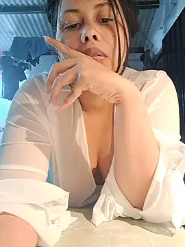 Alessandraa- live cam on StripChat
