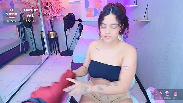Maggy_t18 webcam