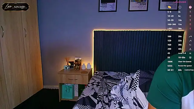 Leo_Savage_ webcam