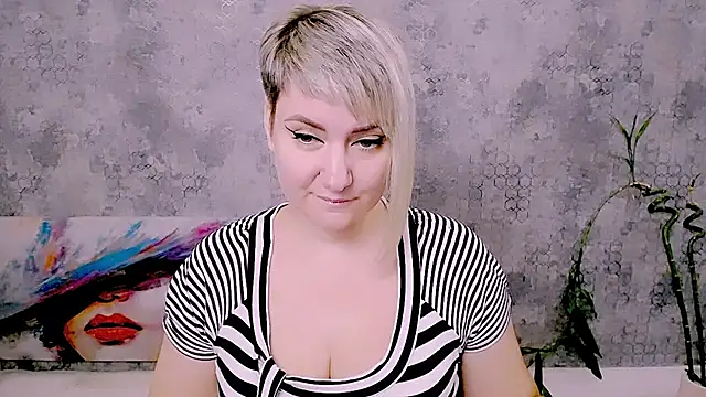 Djullia 🥙 free live webcam