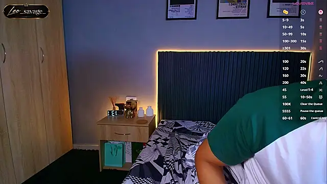 Leo_Savage_ webcam