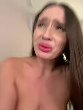 LillyNatty18 live cam on StripChat