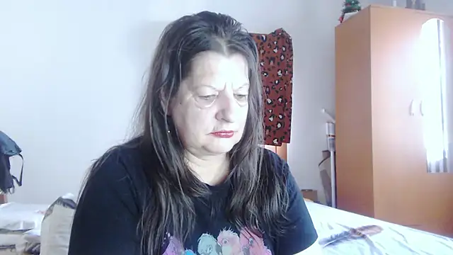 ExtasyMature live cam on StripChat