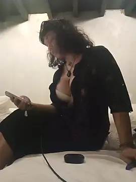 estradiolist live cam on StripChat