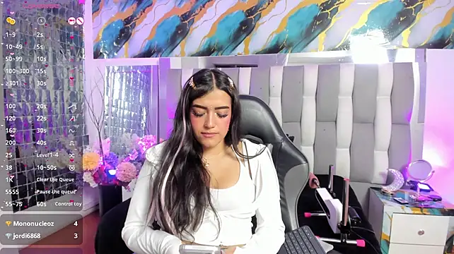 IsaDiiaz live cam on StripChat
