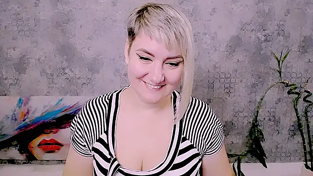 Djullia live cam on StripChat