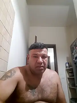 Biglove83 webcam