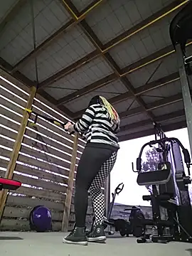 PinkTheHawk webcam