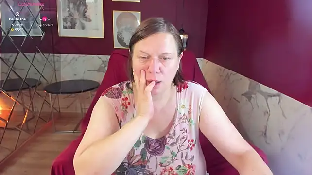 KellyPerfection webcam