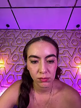 MelanyyJhonson15 live cam on StripChat