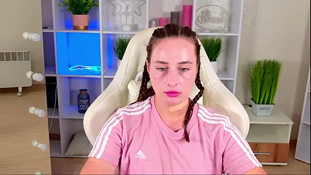 NadinnL webcam