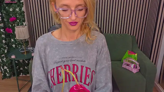 NikoleStevens webcam