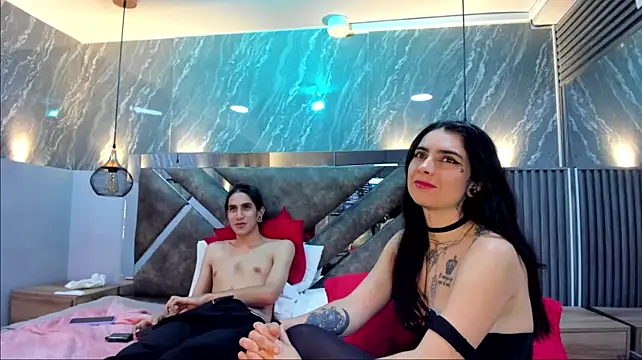 RavenAndLogan webcam
