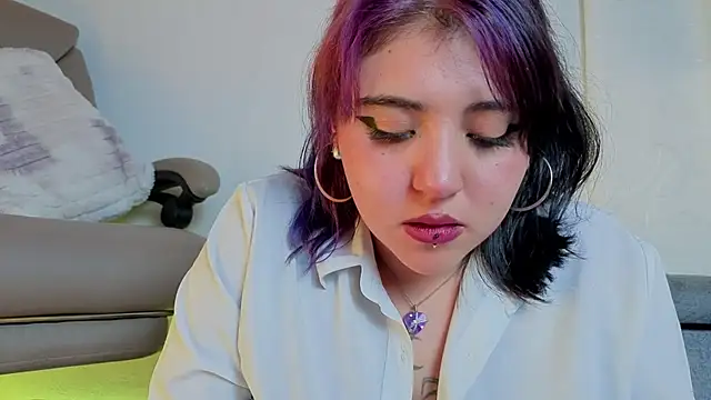 Blueberry_gothic webcam