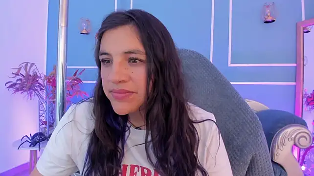 TaraTaylorr live cam on StripChat
