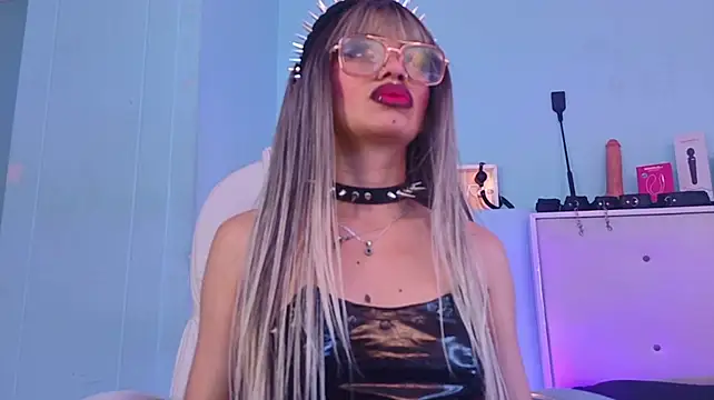 Emerald_gh live cam on StripChat