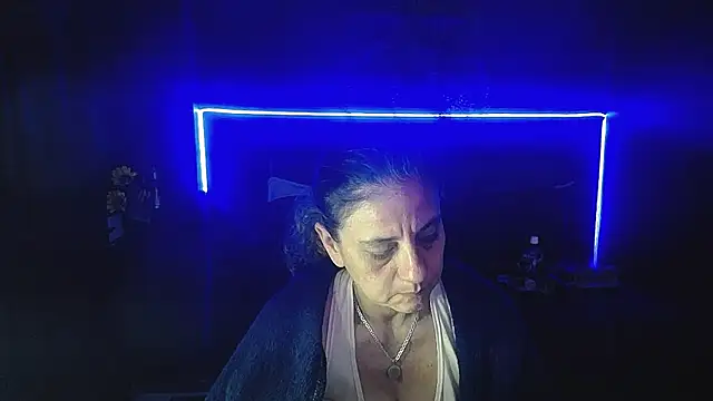 sasi_luna live cam on StripChat