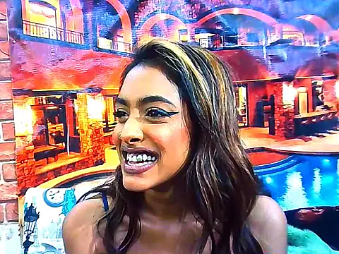 IndianPretty14u2Luv webcam
