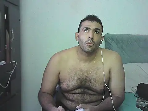 alphalatinobearx live cam on StripChat
