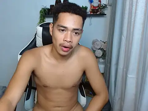 curlyasian_njxx