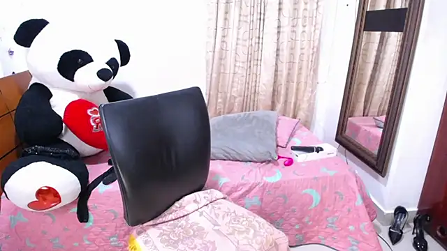 Lia_Liaa webcam