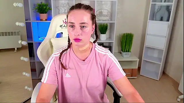 NadinnL webcam
