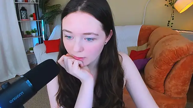 AlluringLookk webcam