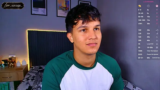 Leo_Savage_ webcam