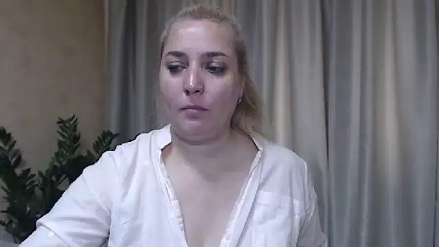 sweetpussy13 webcam