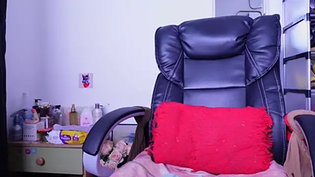 Aries_Mature webcam