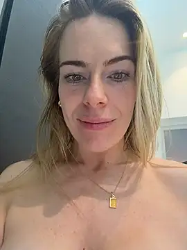 oliviafranciis webcam