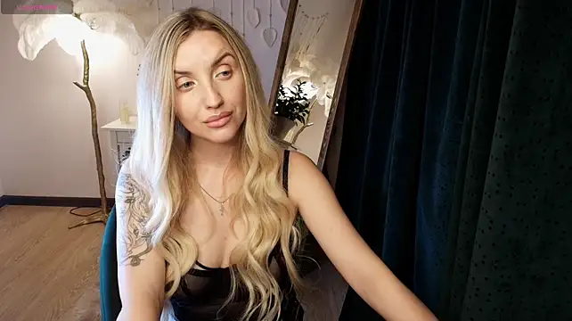 White_F0x webcam