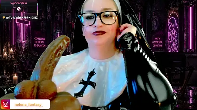 helenas_fantasy webcam
