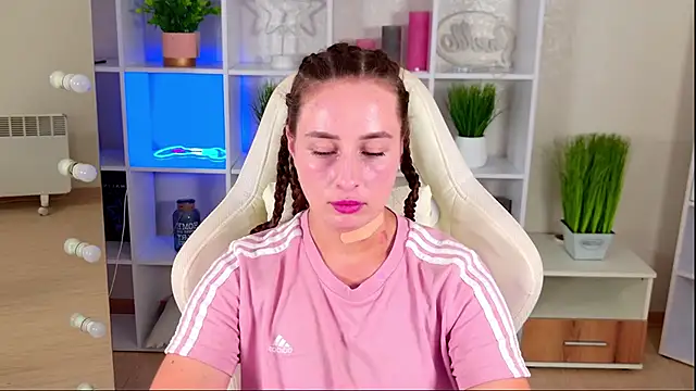 NadinnL webcam