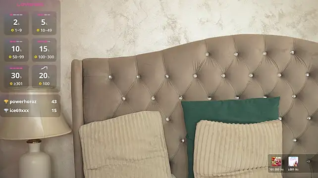 LunaaMillerX webcam