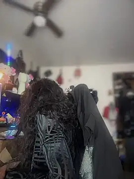 Motherbigbus live cam on StripChat
