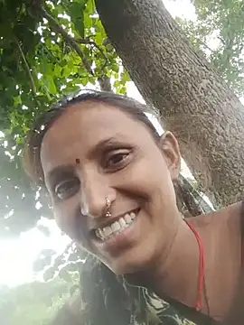 Juli_rathore live cam on StripChat