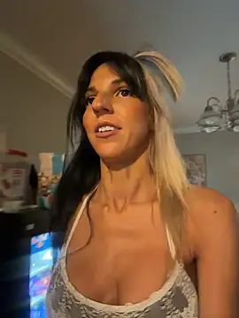 lil_jiggly live cam on StripChat
