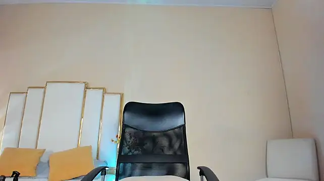 Rosalinda_77 live cam on StripChat