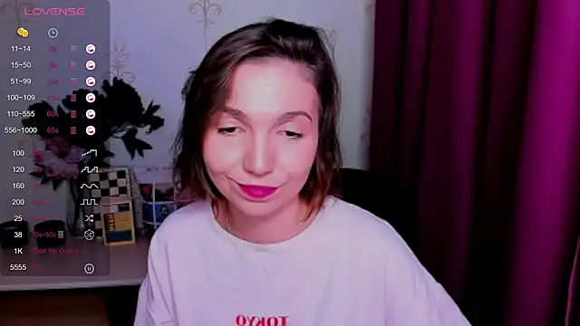 KindHazelHere_ webcam