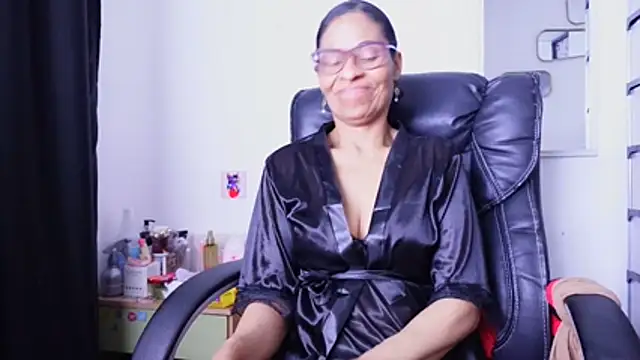 Aries_Mature webcam