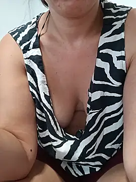 Bullhorygirl webcam
