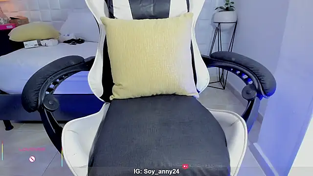 anny_rouse24 webcam