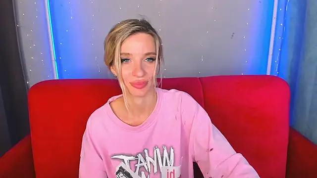 AlinaLovelyX webcam