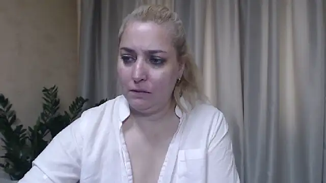 sweetpussy13 webcam