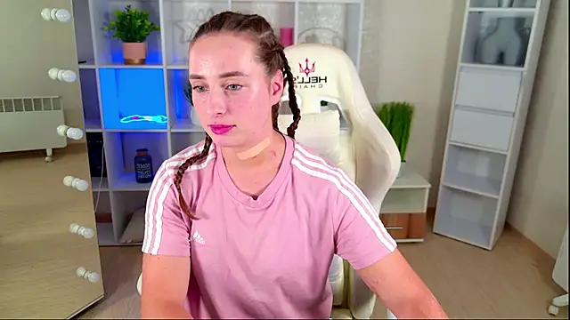 NadinnL webcam